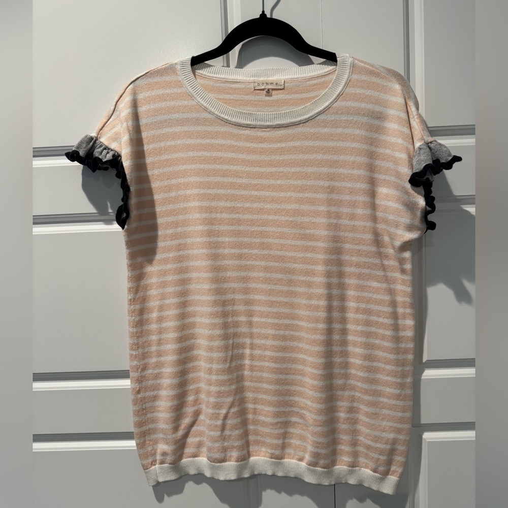 Bohme Striped Peach and Cream Ruffle Cap Sleeve Sweater Womens Size Medium
